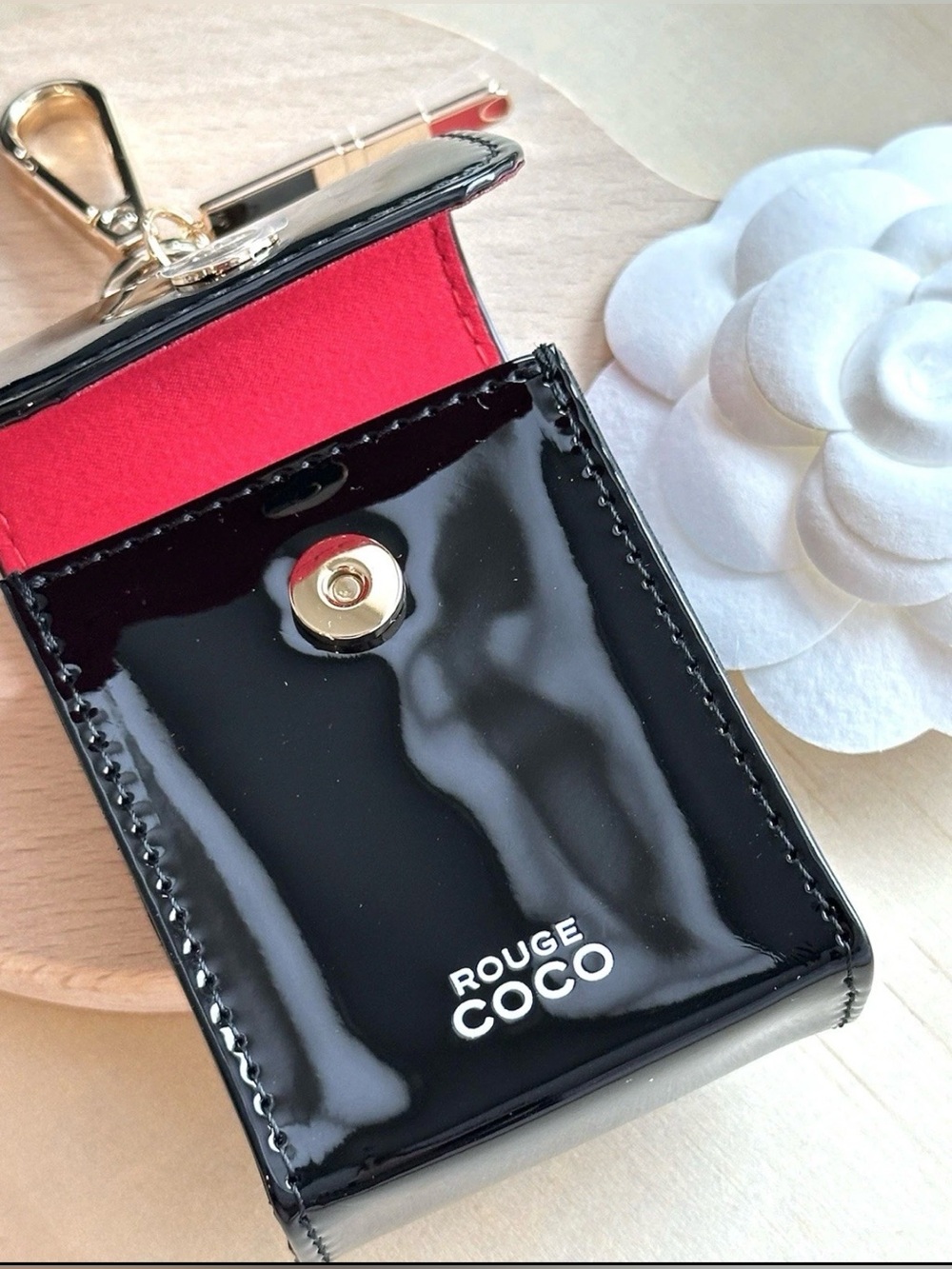 CHANEL Beauty Rouge Coco Patent Lipstick Case Pouch With Charm -Spring 2025 - Picture 2 of 8